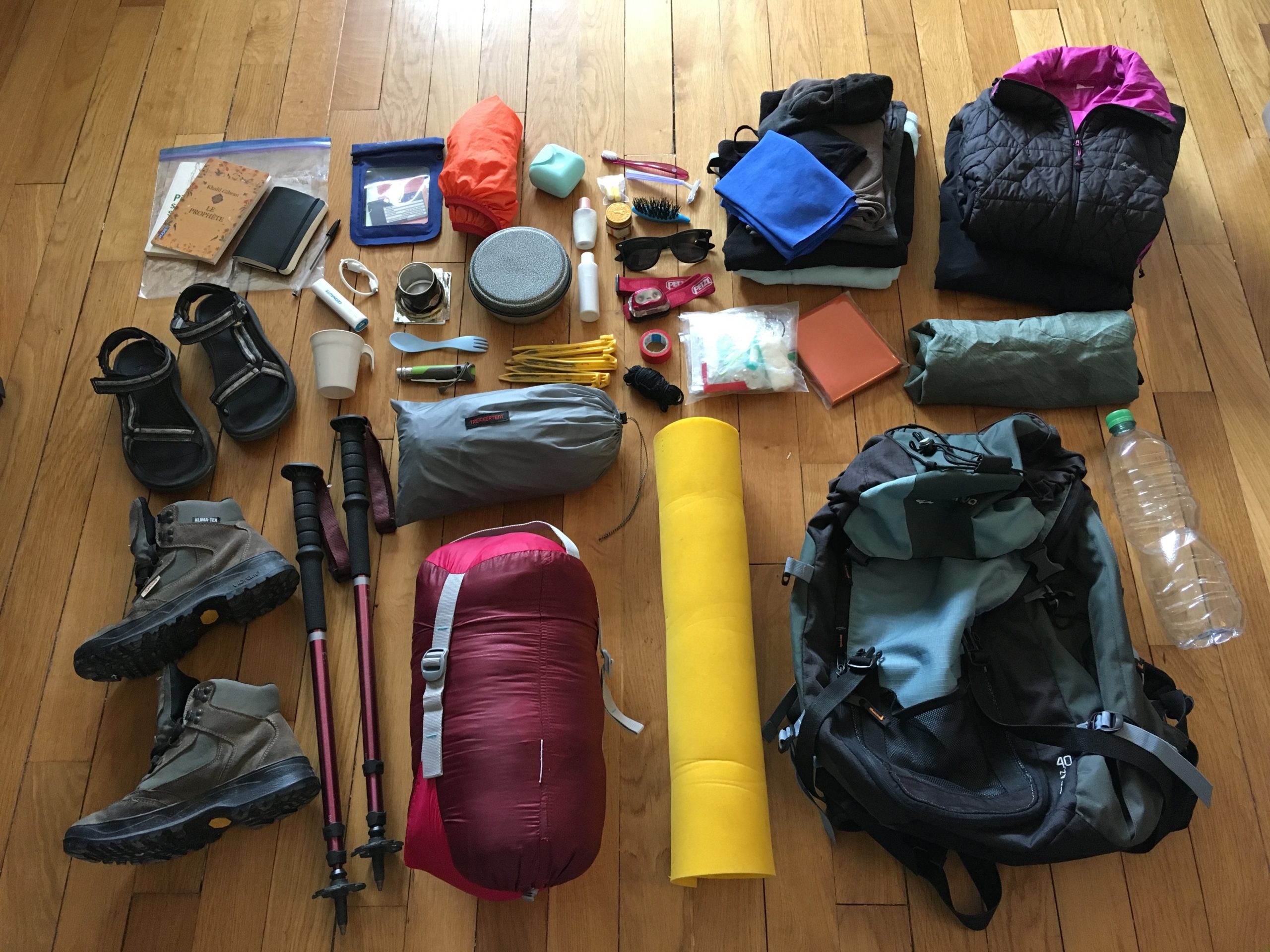Comment bien organiser son sac de randonnée ? – L'Instant Vagabond