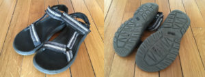 chaussures sur chemin de compostelle