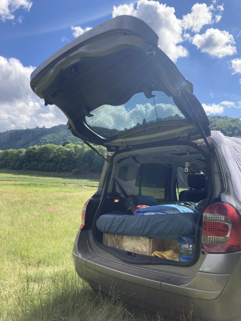 Voiture aménagée modus roadtrip